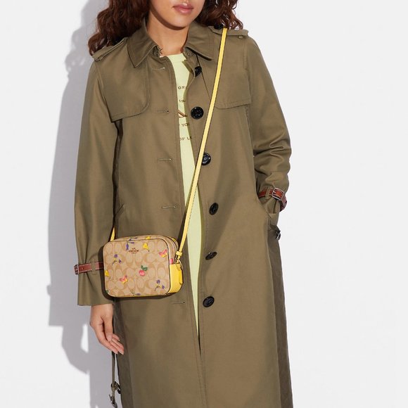 🌸 Mini Camera Bag In Signature Canvas With Dreamy Veggie Print butterfly 🦋 - Picture 5 of 12